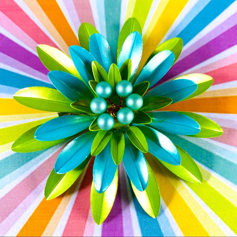Vintage Huge lime and teal enamel Daisy flower brooch with Pearl centers